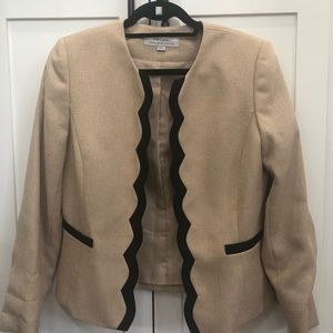 ⭐️ Tahari ASL Beige and Black Scalloped Jacket